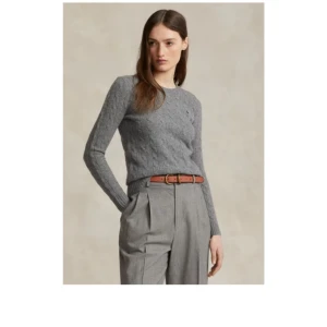 Polo Ralph Lauren tröja - Säljer denna jätte snygga polo tröjan ♾️bara använd ett få tal gånger ♾️ köpt i somras ♾️ storlek: S💗 *har två till färger, skriv gärna vid intresse🫶*