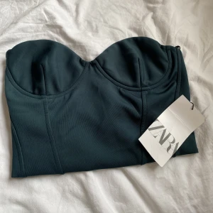 Grön Korsett topp💚 - Prislapp kvar, för liten för mig, storlek S