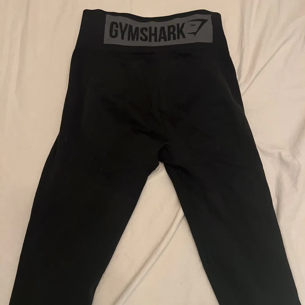 Svarta Gymshark leggings i gott skick, knappt använda.. Jeans & Byxor.