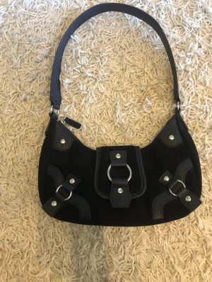 Väska?? - Säljer denna söta väska nypris 150kr Säljer för 70kr