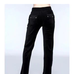 Juicy byxor  - Säljer ett par knappt använda juicy byxor Storlek xs