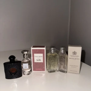 Mini parfymer - Märken: Opi - 7,5 ml, molton Brown - 1,5 ml loccitane - 10 ml och 7,5 ml och coach dreams - 4,5 ml Oanvända och oöppnade SÄLJER ALLA PARFYMER I ETT SET, alla för 200kr