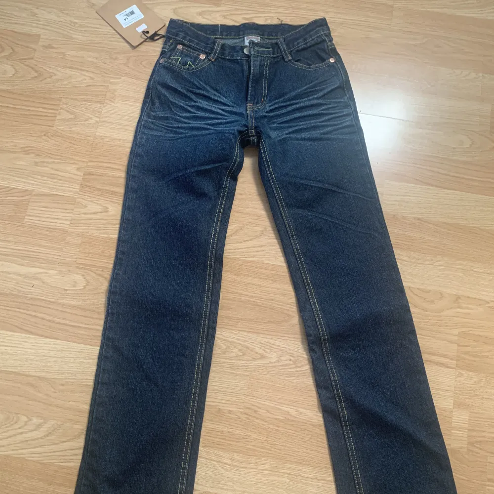 True religion jeans topp skick passade inte mig så säljer vidare🤗. Jeans & Byxor.