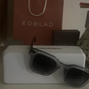 Gråa 04 chimis🙌 - Säljer domma chimisar i 04a grey pga inte kommer till användning 💕 dom är helt i ny skick utan några skador/repor, köptes i somras på NK i Göteborg💕 nypris 1299kr säljs för 800🙌