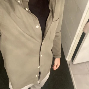 Overshirt/skjorta  - Skön overshirt/skjorta från h&m. Oanvänd så 10/10 skick. Storlek M.