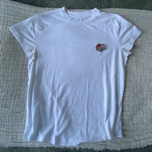T-shirt  - Använd fåtal gånger men i mycket bra skick!