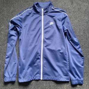 Nike Zip-Up Jacka  - Nike Zip-Up Jacka i Storlek S
