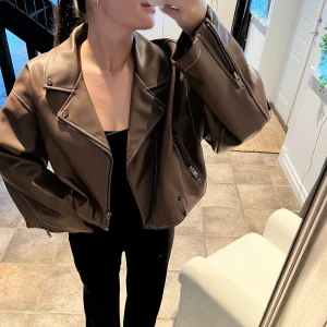 Skinnjacka - Skinnjacka från Nelly! 