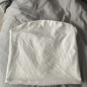 Tubtopp - En söt tubtopp med ett ”grepp” på insidan så den inte glider ner!💖XS 70kr