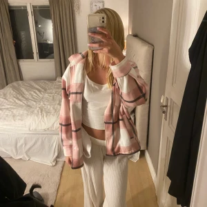 Kappa boohoo - Jätte fin vår/höst kappa från boohoo, typ inte använd jätte bra skick