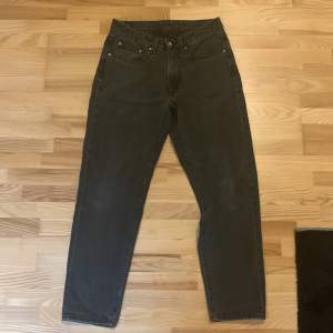 Svarta jeans 