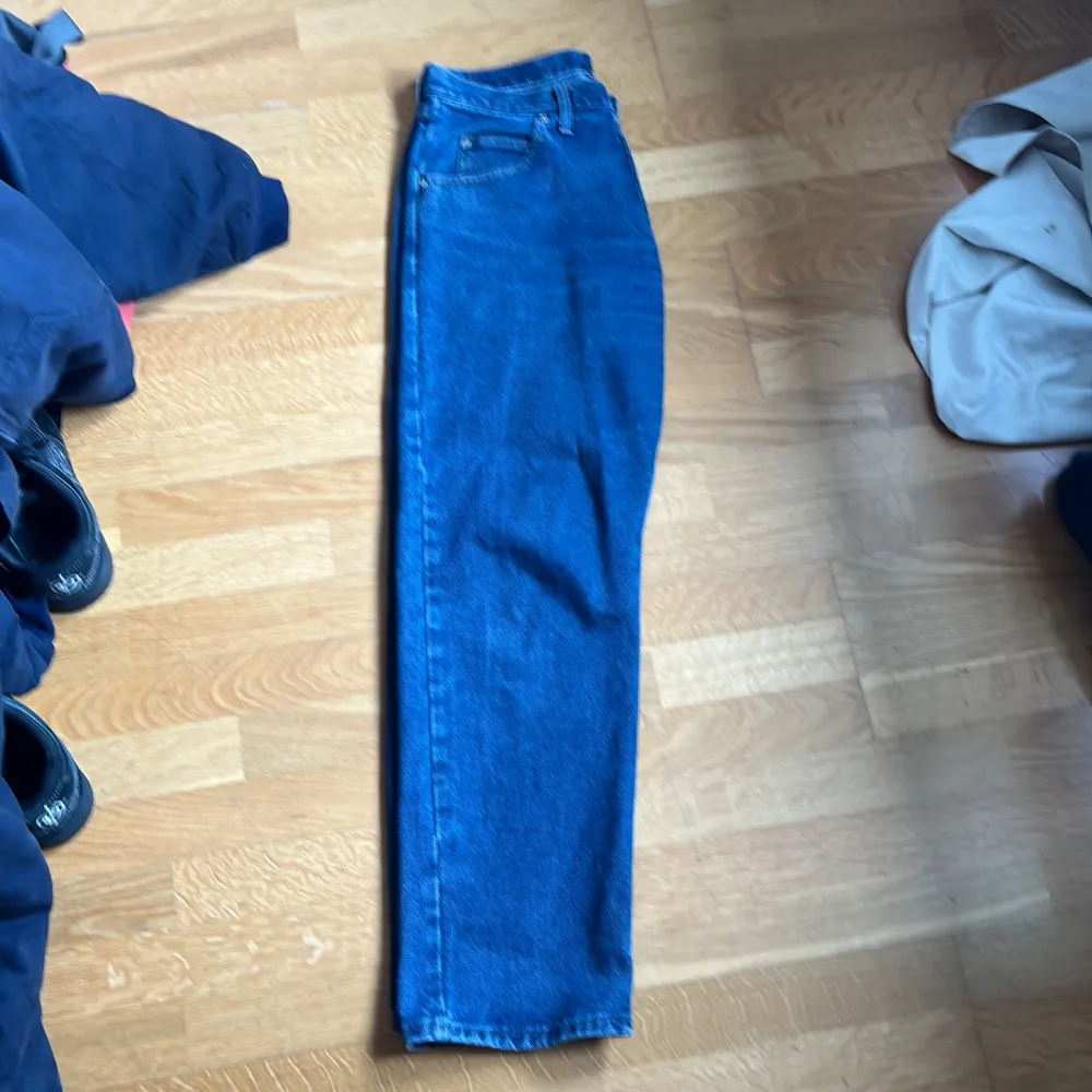 Egen målade bapesta jeans gjort på högkvalitativ wrangler jeans. Pris kan diskuteras vid snabb affär. Jeans & Byxor.
