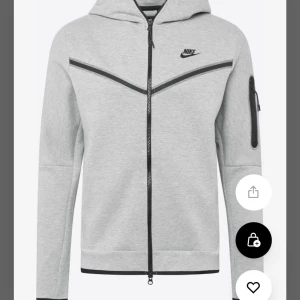 Nike tech  - Säljer en Nike tech fleece för 400kr men kan även bytas mot en annan Nike tech i en annan färg istället för pengar. Den är i storlek M