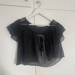 Kofta,strl S - Märket står ej på tröjan! Supersöt kofta i strl S men passar mig som är M vanigtvis!