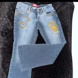 Lågmidjade jeans i jätte bra skick🌸