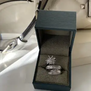 Så så fin och unik zadig ring, jättebra skick!💕