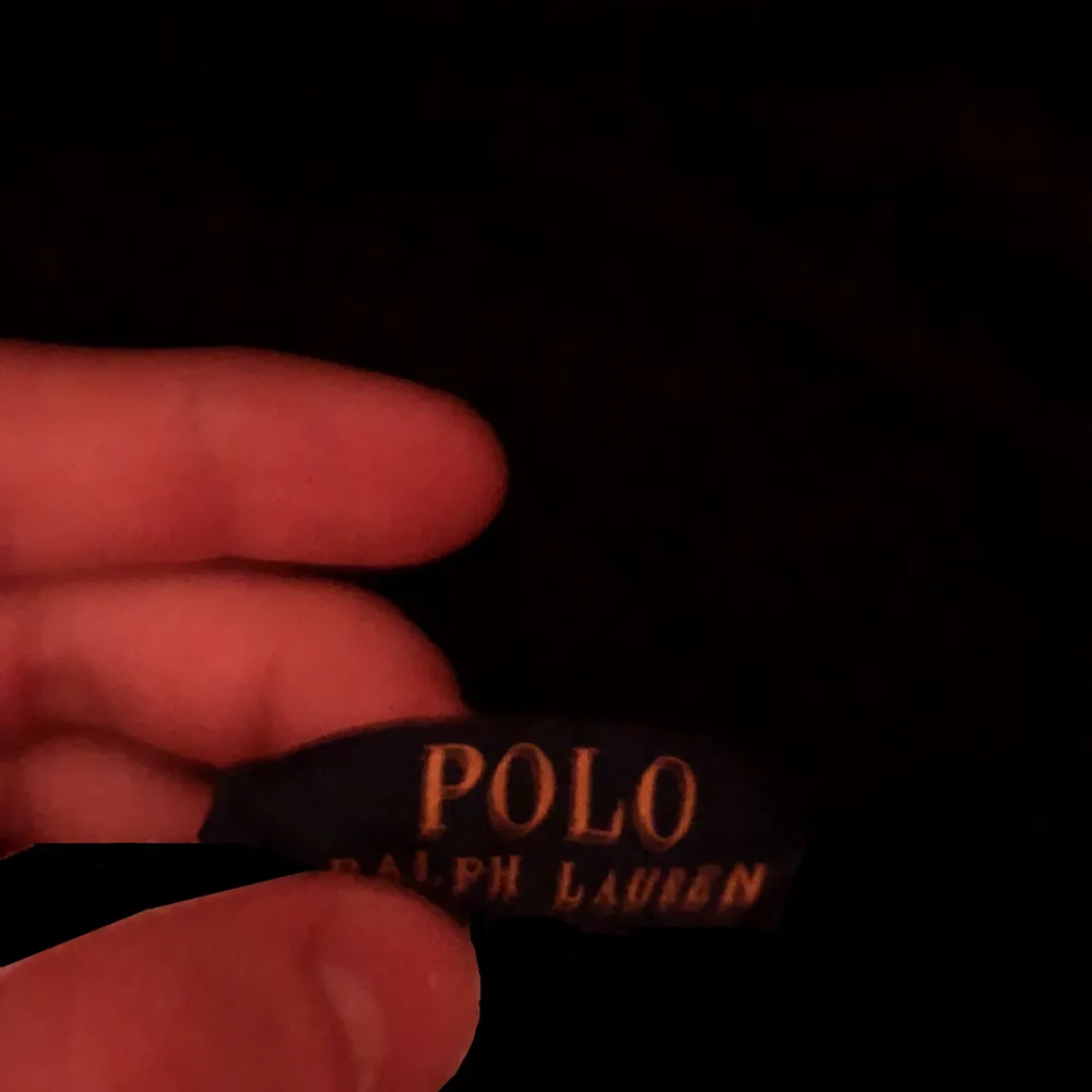 Hej säljer mina polo raulph lauren tröjor då jag inte passar mig längre . Tröjor & Koftor.