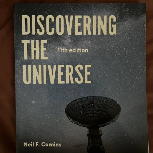 Discovering the universe kursbok - Bra skick! Nyskick 850. Användes i grundkurs i astronomi på SU.