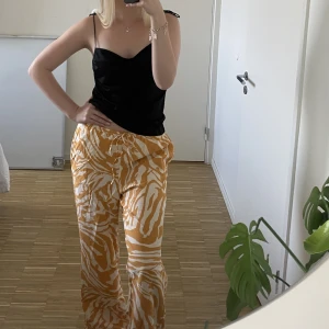 Byxor  - Använda en gång förgående sommar.