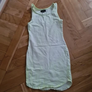 Tight Klänning  - Säljer en that kläning använder inte längre 