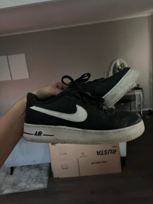 Nike sneakers - Nike sneakers, använt skick men fortfarande fina. Köparen står för frakt 