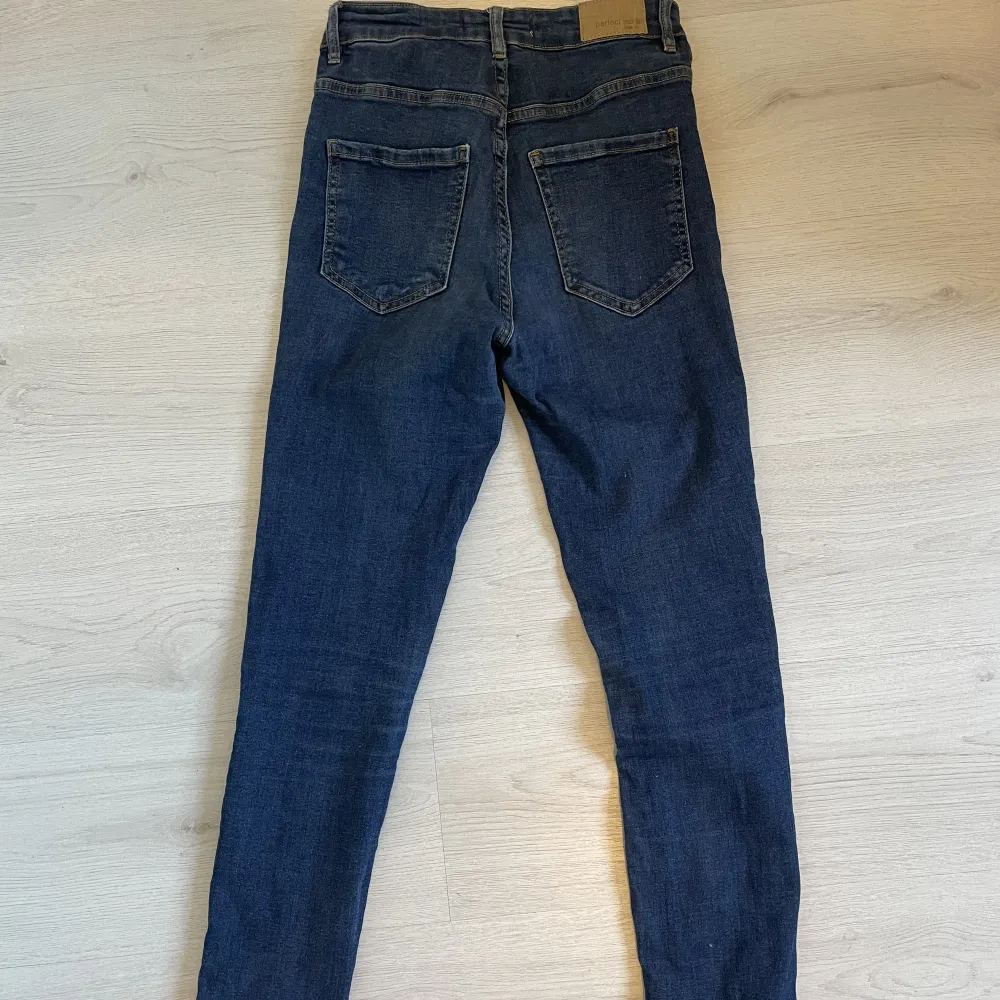 Skinny jeans från ginatricot, modell ”Molly”. Strl S🫶🏼. Jeans & Byxor.
