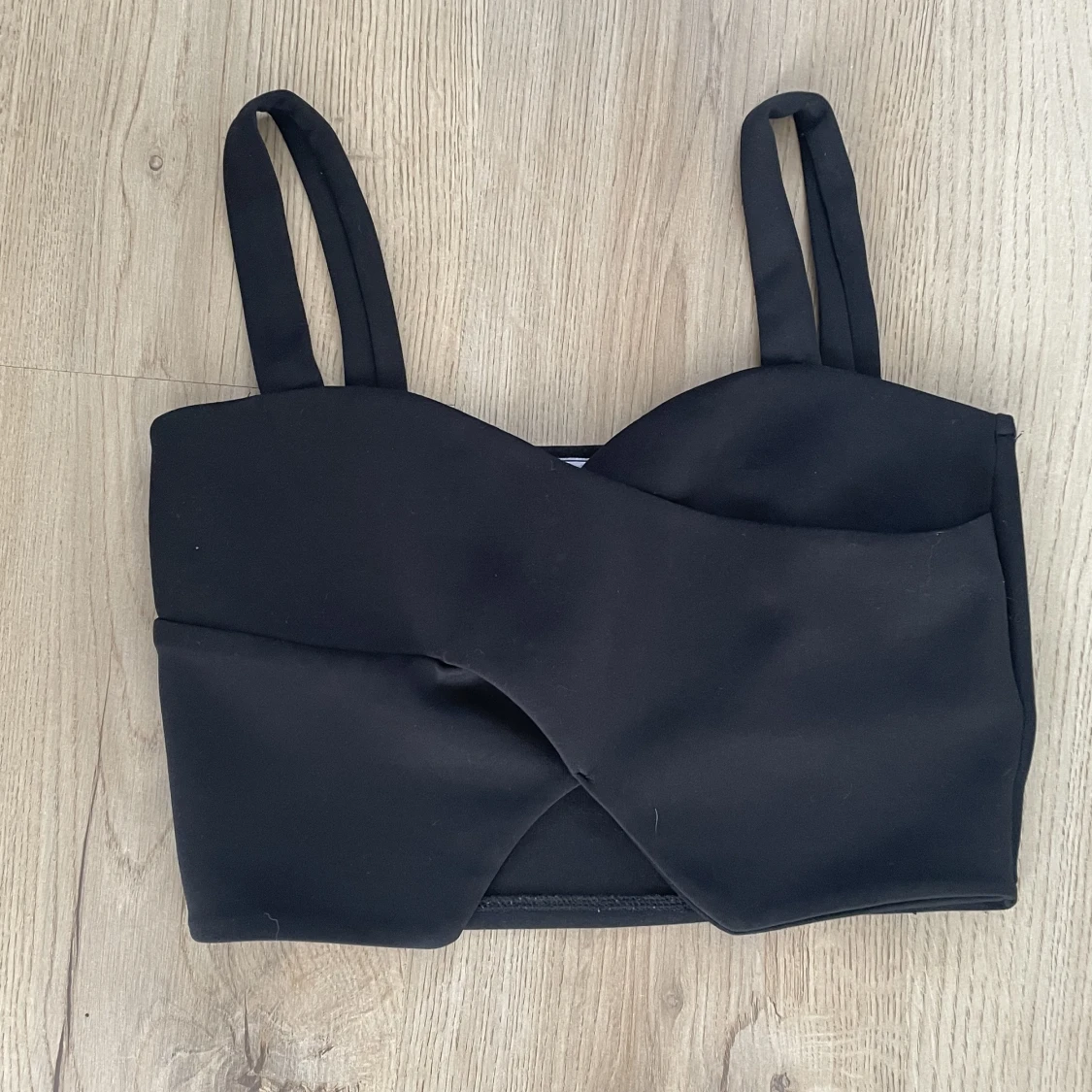 Svart linne/crop top