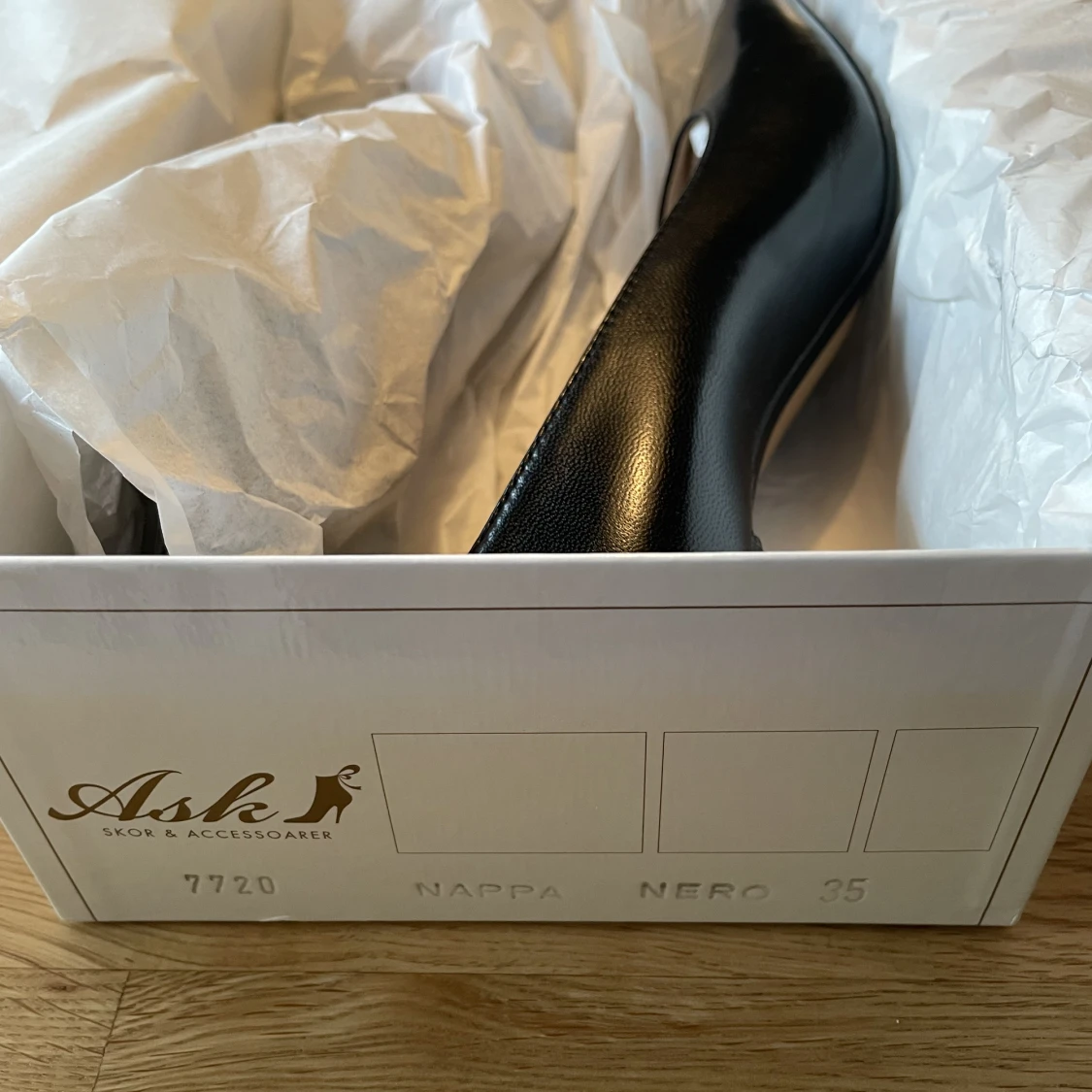 Låga svarta klackar - 91