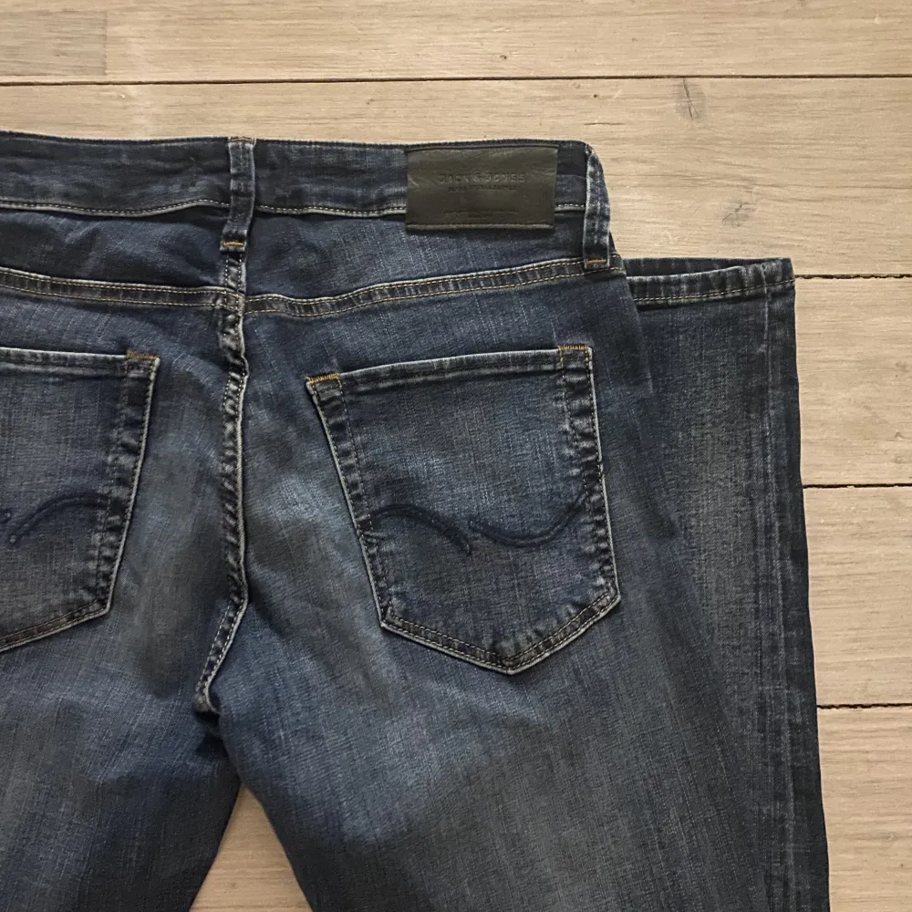 Jeans från Jack&Jones, snygg tvätt och fit!. Jeans & Byxor.