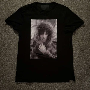 Limitato t shirt  - Limitato t shirt storlek s 