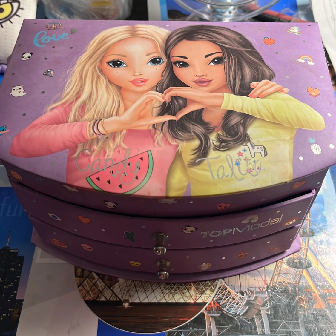 Lila låda till barn