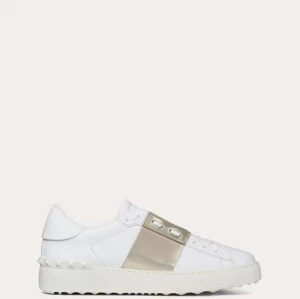 Söker Valentinos! - Hej!! Jag söker valentinis i strl 37, 37,5 el 38! Färg spelar ingen roll utan skicka om ni vill sälja 😘 kan betala bra !