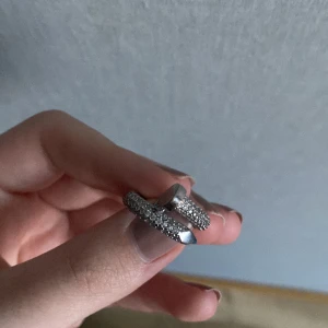 Ring - Bara lite missfärg bak men inget fram