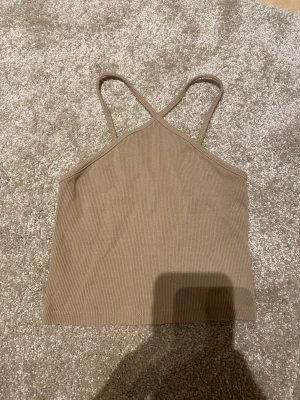 Topp från zara - Toppen är använd men i bra skick!