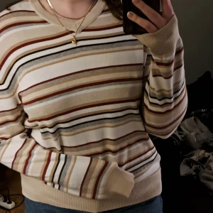 Randig tröja - Jättemysig som bara inte används lika mycket längre, väldigt mjuk i materialet