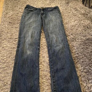 Lee jeans  - Jättefina lågmidjade, bootcut Lee jeans. Storlek S. Inga defekter och mycket bra skick 