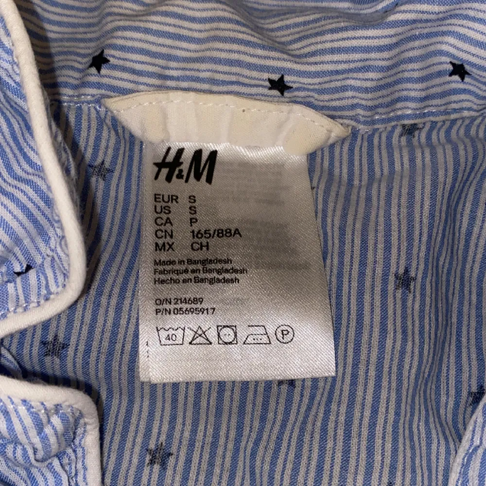 Blå pjamas från H&M💙 Använd men i bra skick💙 . Övrigt.