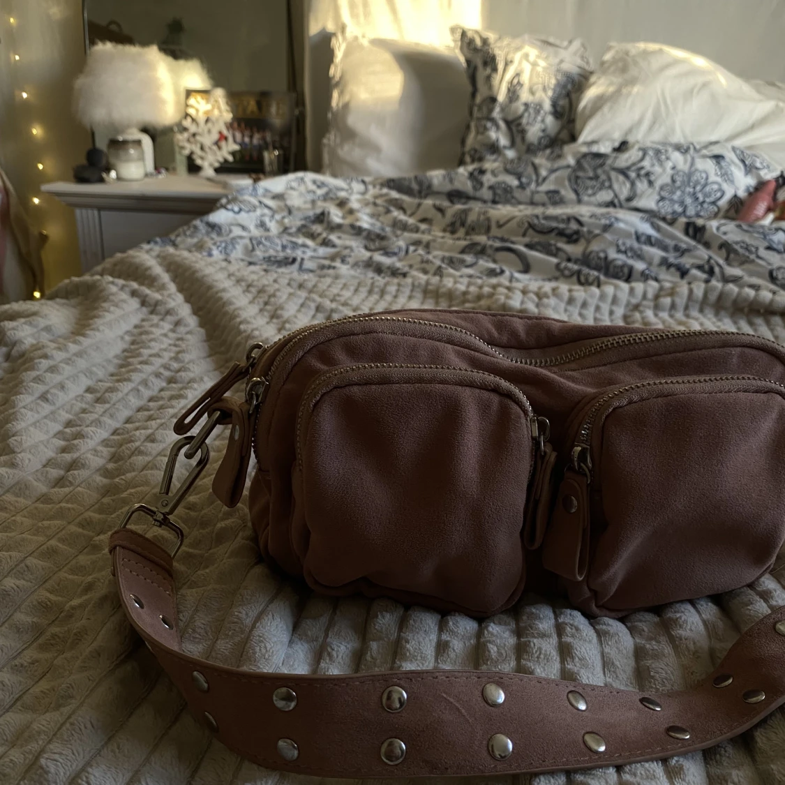 Connie axelremsväska  - 90