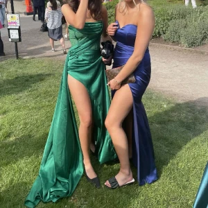 Balklänning - Säljer min vackra gröna balklänning🥲 är 174  Använd en gång