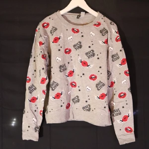 Tröja med tryck  - Gott skick 