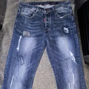Dsquared Icon jeans, ej använda så mke. Köpt på farfetch för 3790. Passar ej längre.