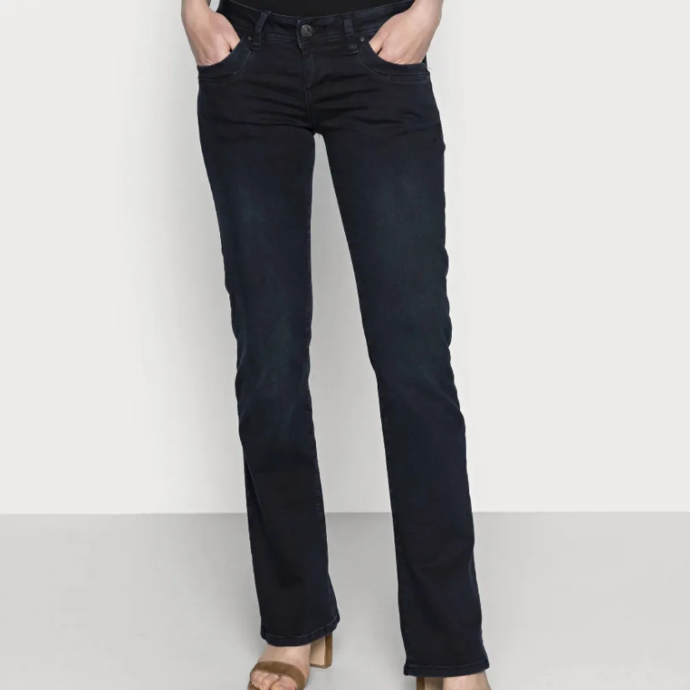 Säljer dessa snygga LTB jeans, kommer inte till användning, storlek 28/23. Jeans & Byxor.