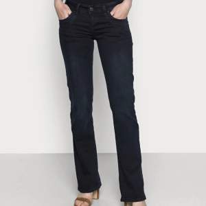 Säljer dessa snygga LTB jeans, kommer inte till användning, storlek 28/23