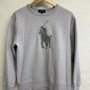 Ralph Lauren tröja  - Ralph Lauren tröja  Storlek XL för barn/ungdom  Motsvarar ca XS - S 