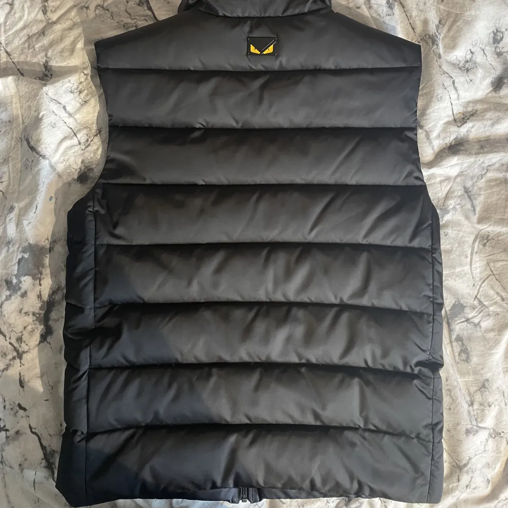 (New) ForSale:4.599kr Retail:20.000kr  Fendi Reversible Monster/Logo PUFFER Vest Size:46/S (Fits M-L)   Condition:8/10  Dm for more info&pics. Jackor.