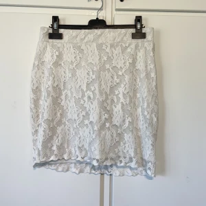 Kjol - Kjol från Gina tricot i storlek M, endast testad  45 kr + frakt 🥰
