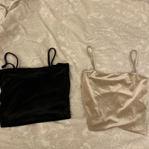 Croppade sammetslinnen🐚 - Vänster: XS från Gina Tricot, använd men i fint skick!  Höger: XS från Gina Tricot, använd men i fint skick!  70kr för båda, 40kr styck 