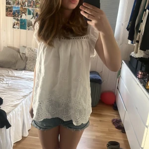 jätte fin blus från hm❤️ - säljer då den int ekonomer till användning ❤️ tryck inte köp nu & köpare står för frakt❤️