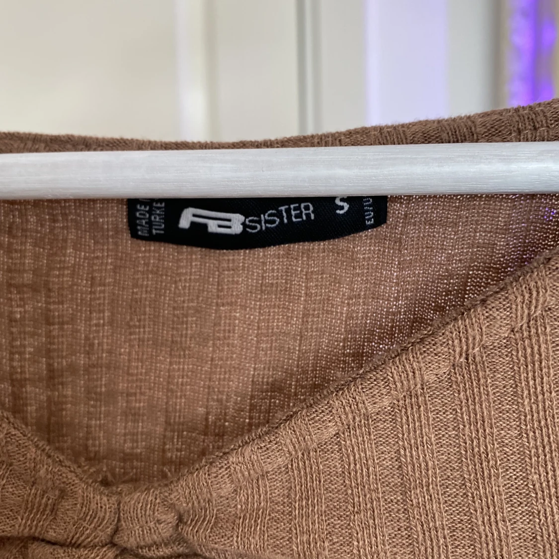 Långärmad tröja med detalj - 90