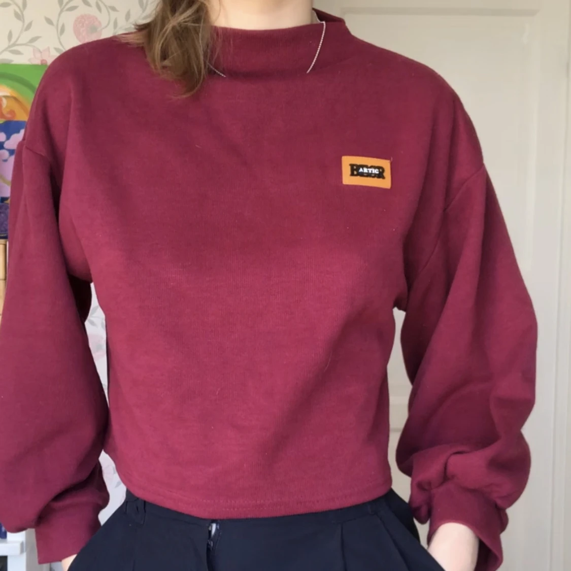 Vinröd tröja med ballong ärmar  - 90